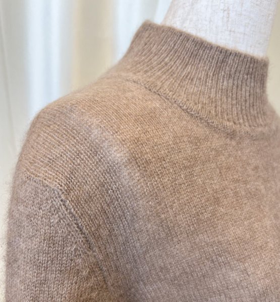 画像2: カシミヤハイネックセーター (2)