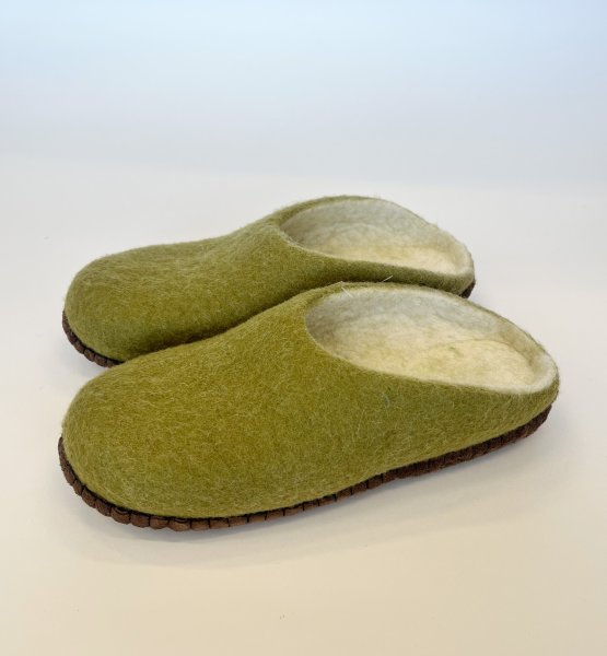画像1: 羊毛フェルトスリッパ (1)