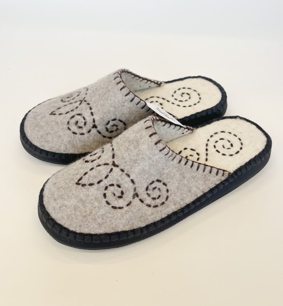 画像1: 羊毛フェルトスリッパ (1)