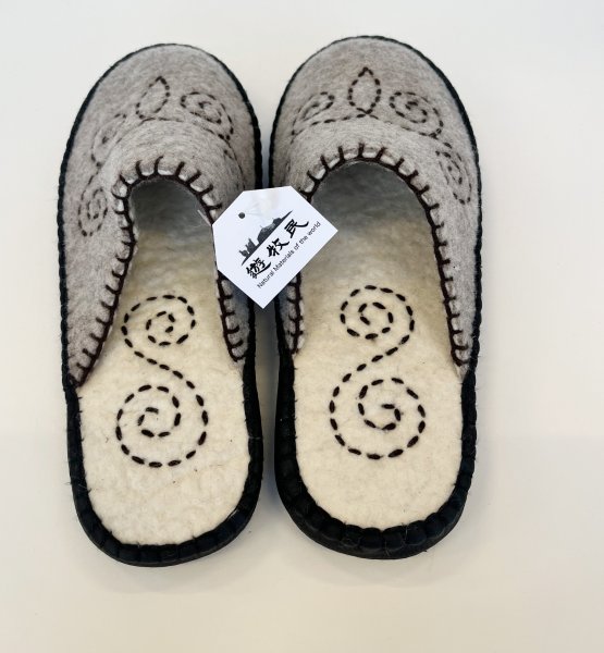 画像5: 羊毛フェルトスリッパ (5)