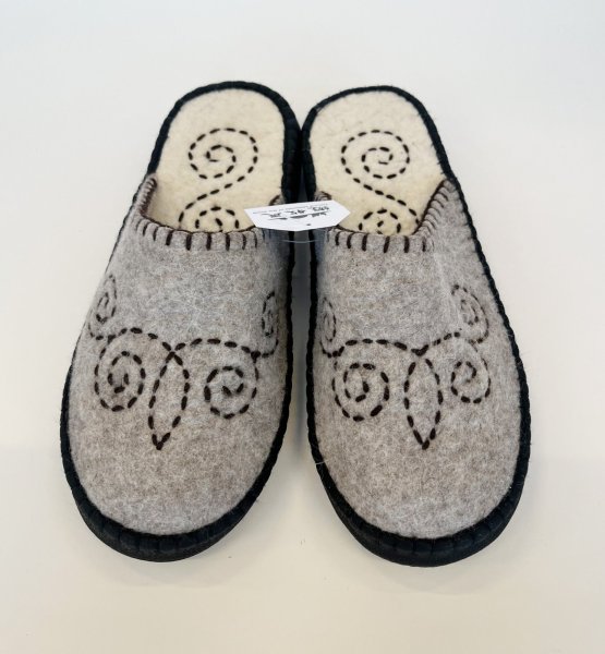 画像2: 羊毛フェルトスリッパ (2)