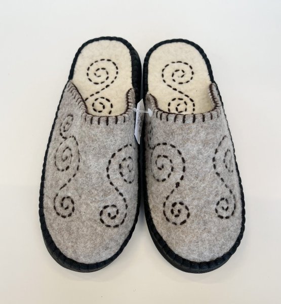 画像4: 羊毛フェルトスリッパ (4)